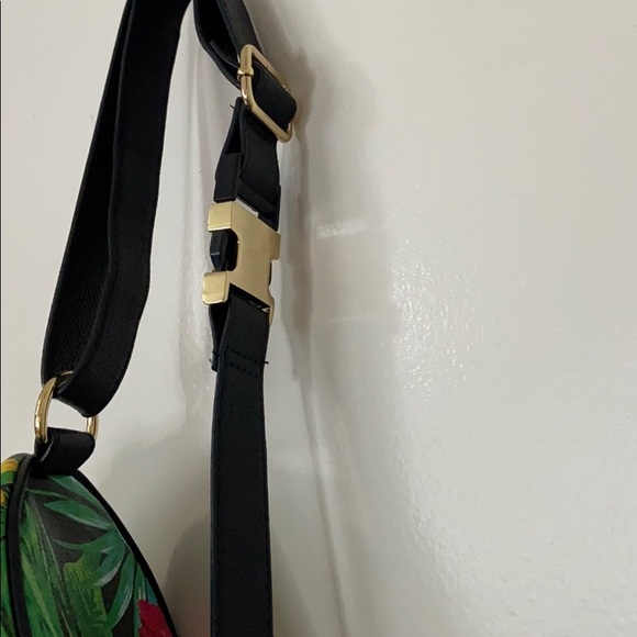 Tropical Victoria Secret Fanny pack - Picture 3 of 4